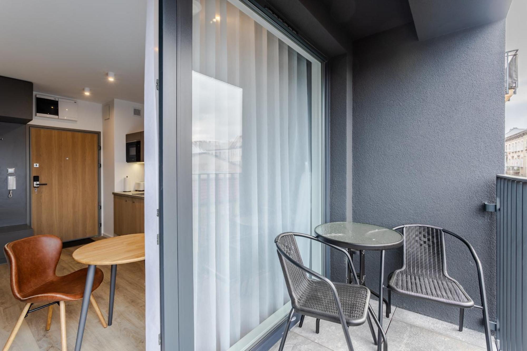 Stylowe Studio Very Berry W Poznaniu Z Parkingiem I Balkonem By Noclegi Renters 외부 사진